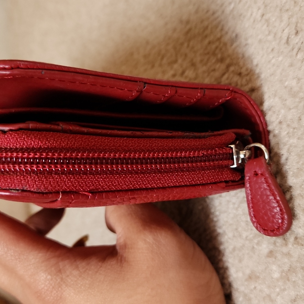 Red Wallet - Picture 10 of 10
